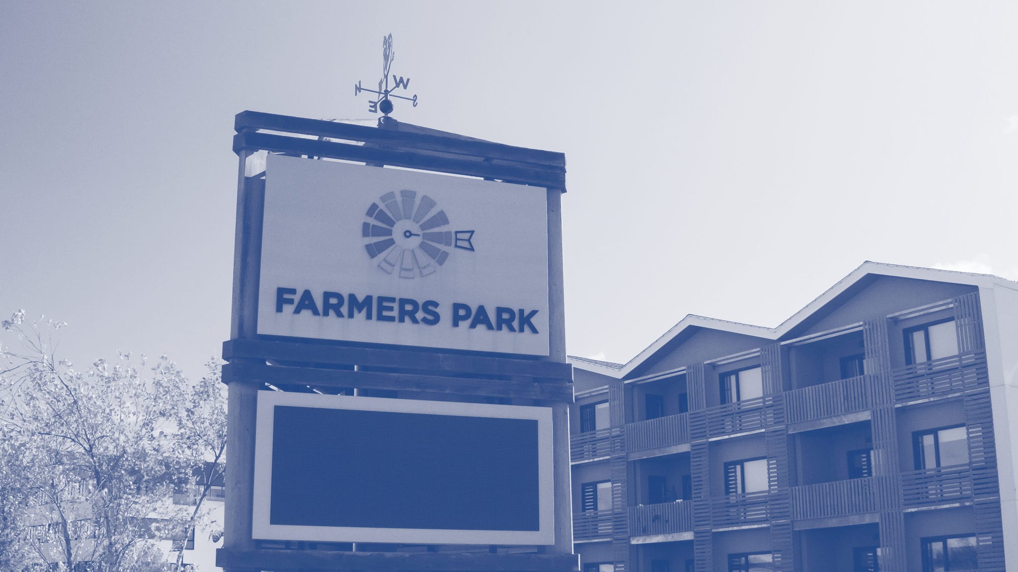 Farmers park sign with blue duotone